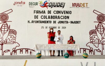 Firma Ayuntamiento de Jonuta convenio con el INJUDET
